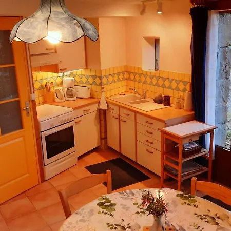 בית נופש La Petite Maison Dans La Prairie Cassaignes